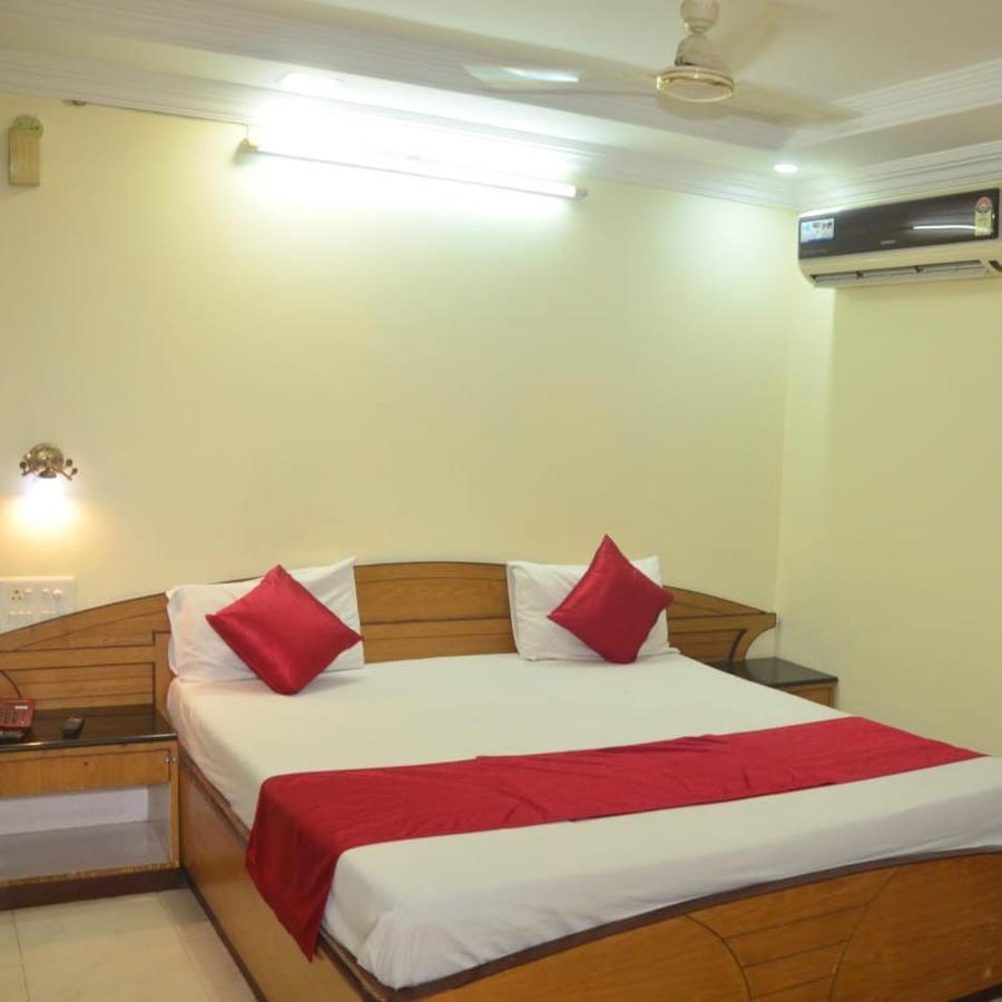 Hotel Poonam Rāipur Exterior foto